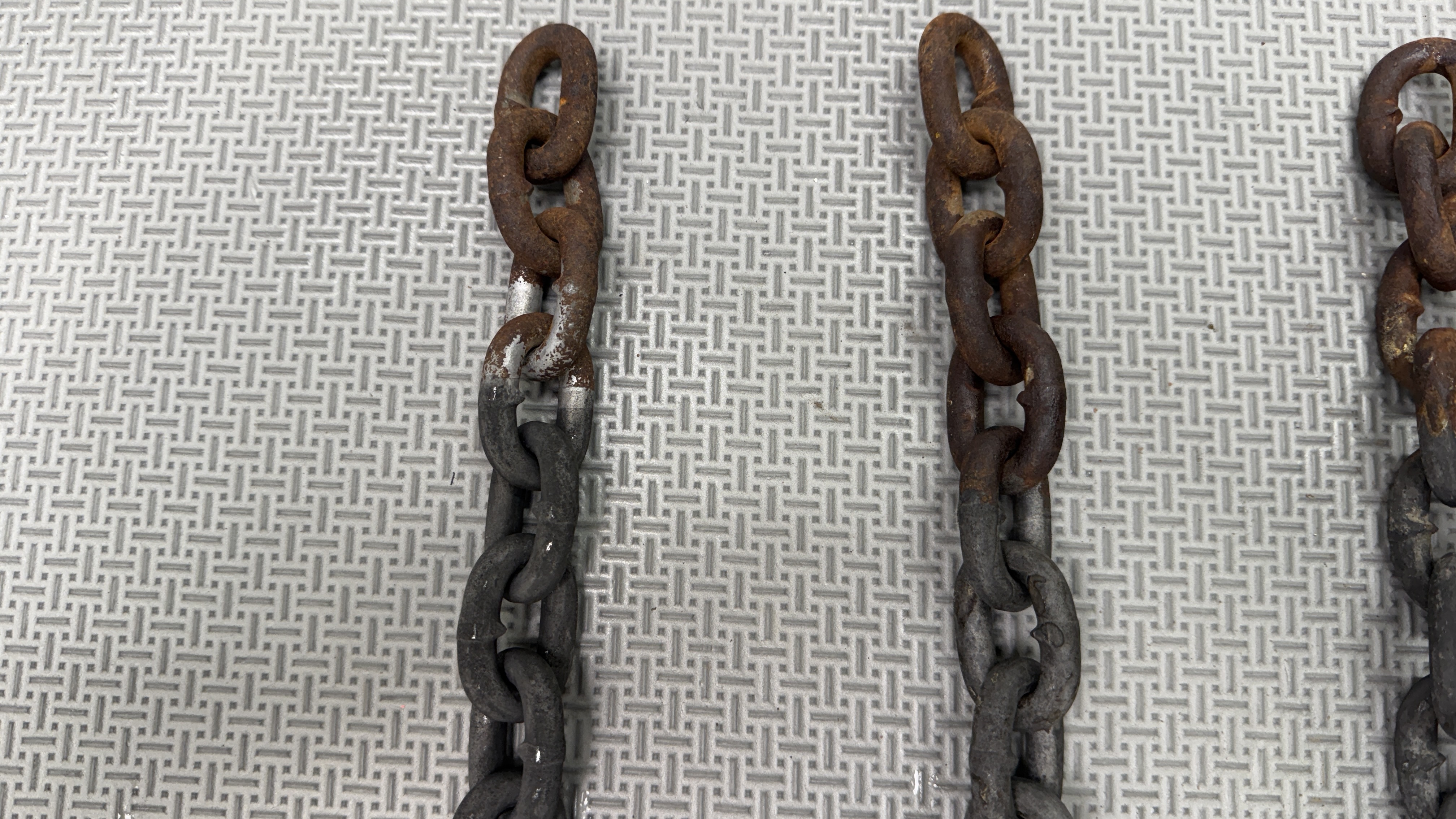 Chains photograph