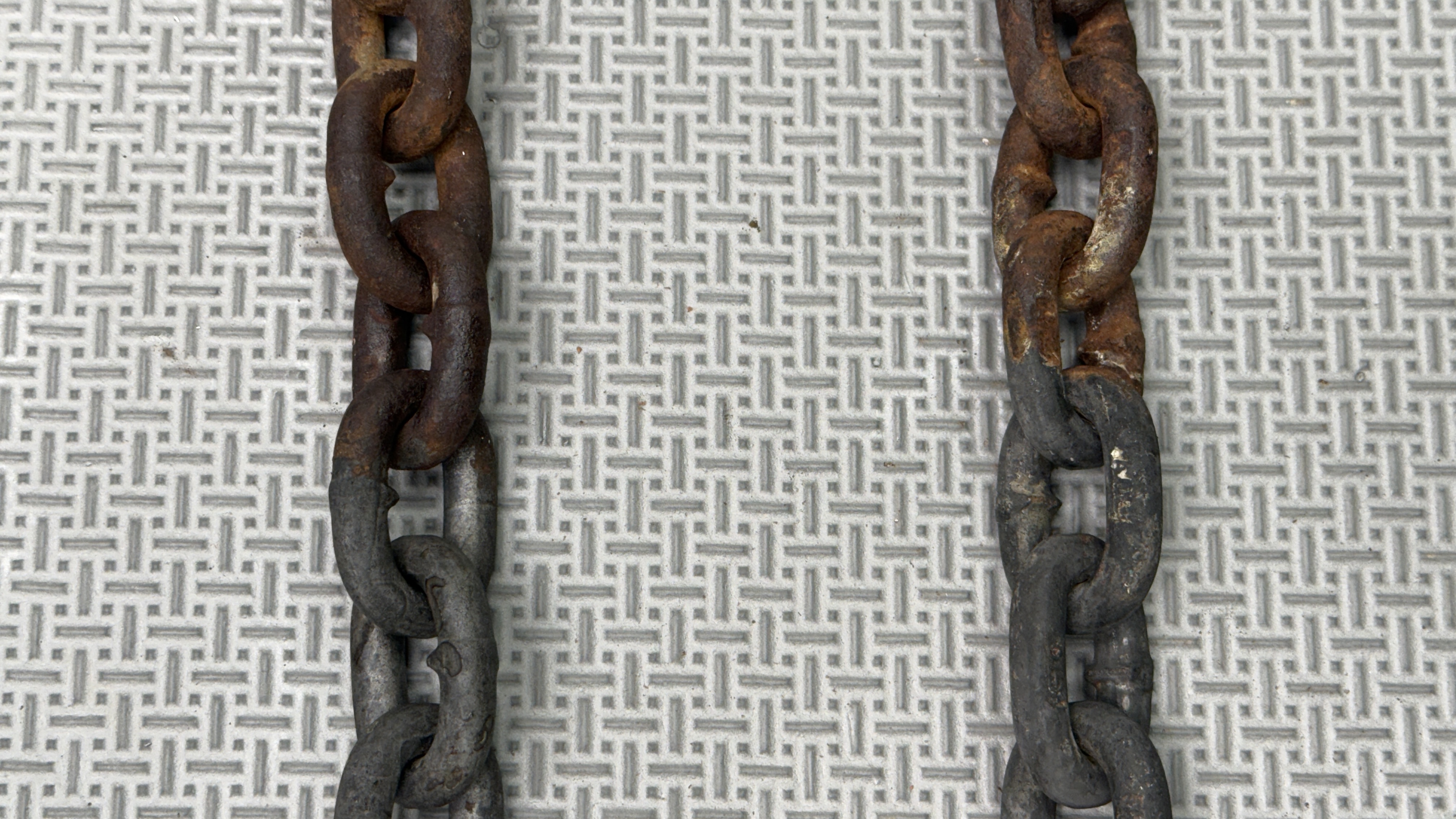 Chains photograph