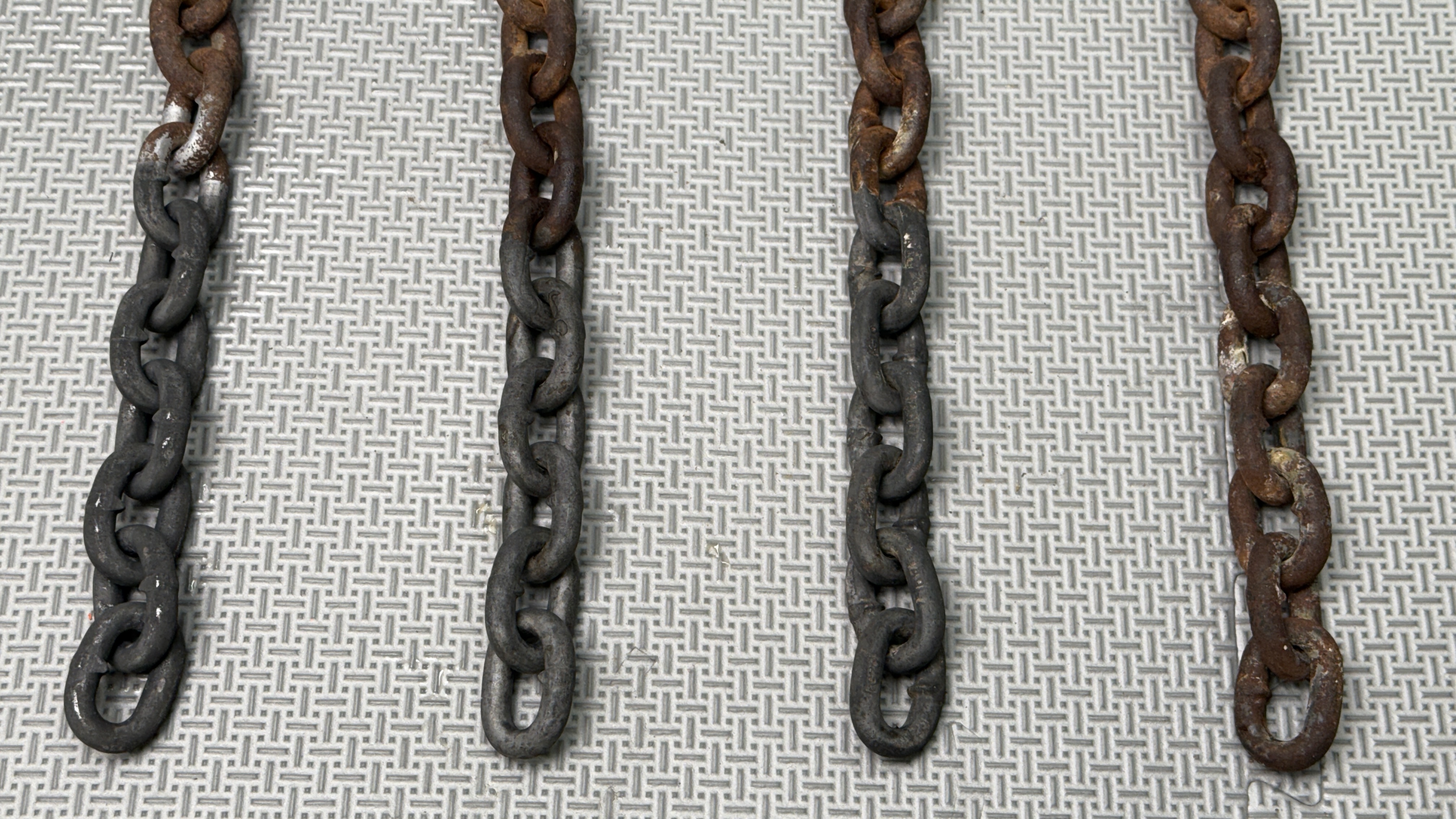 Chains photograph