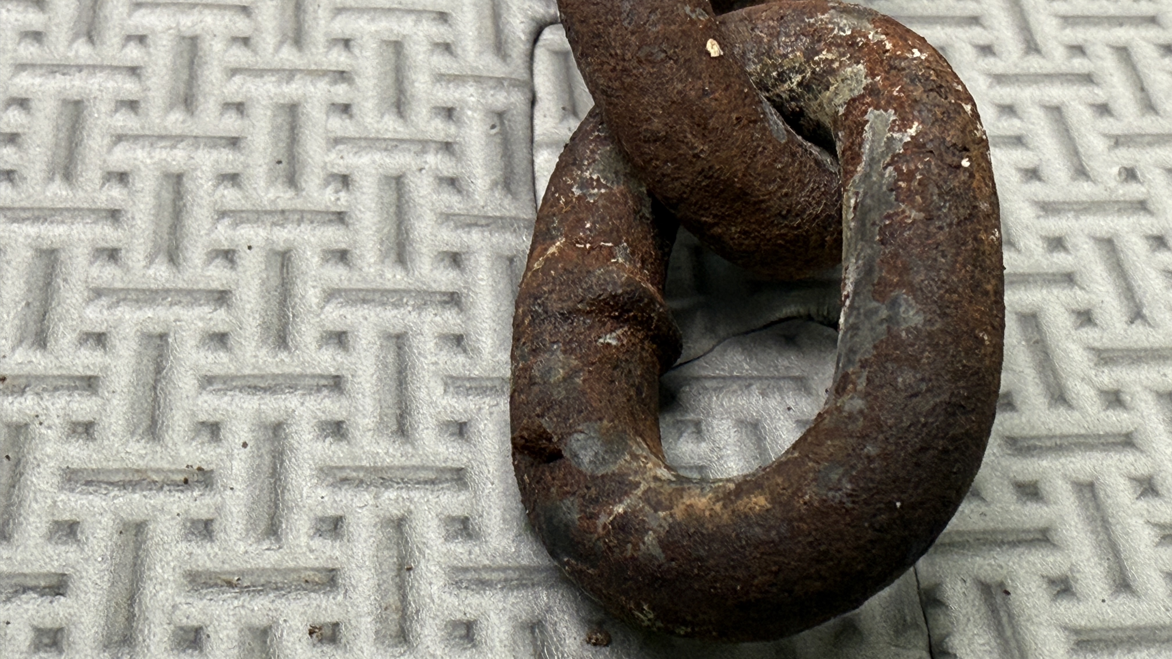 Chains photograph