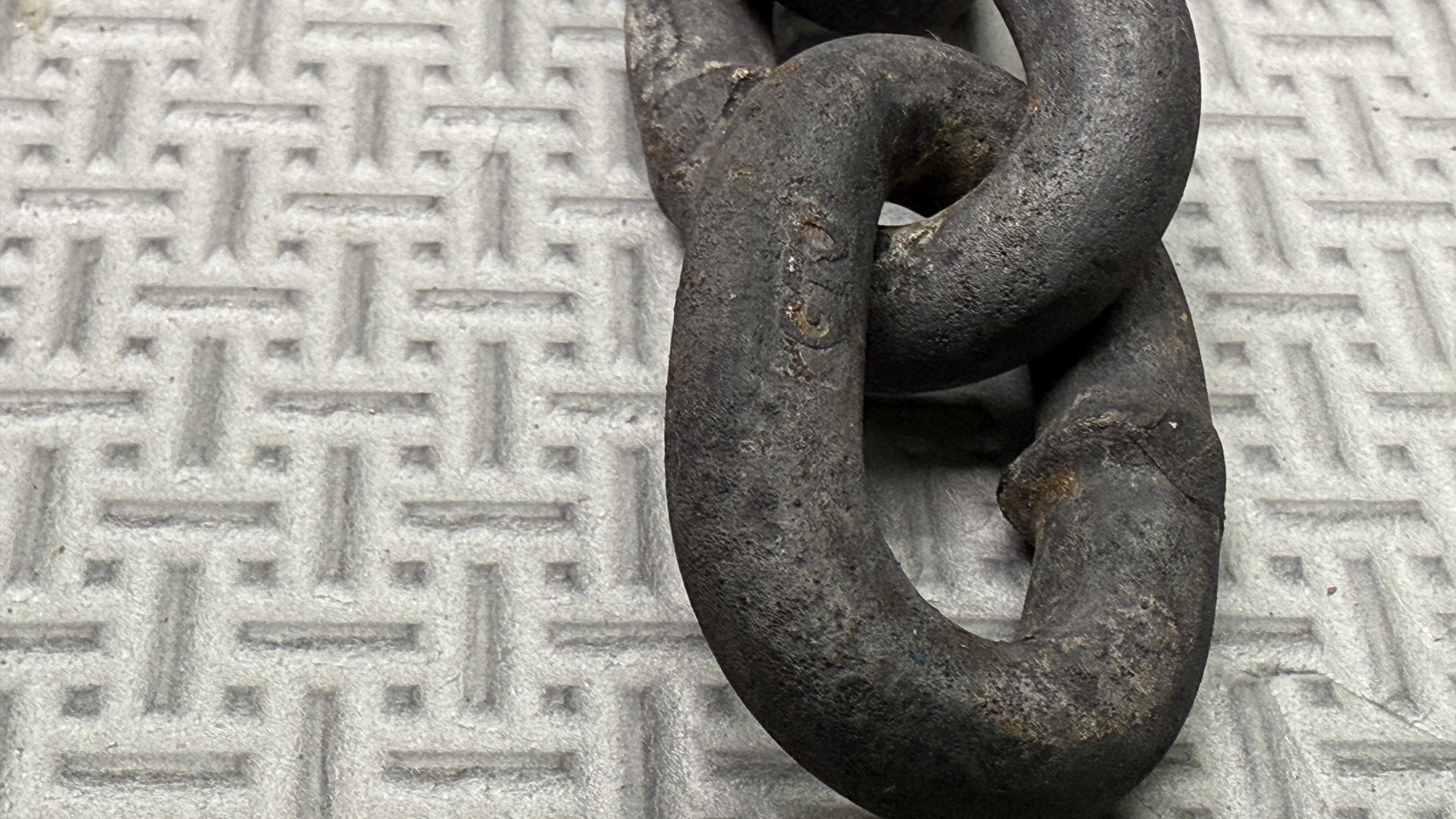 Chains photograph